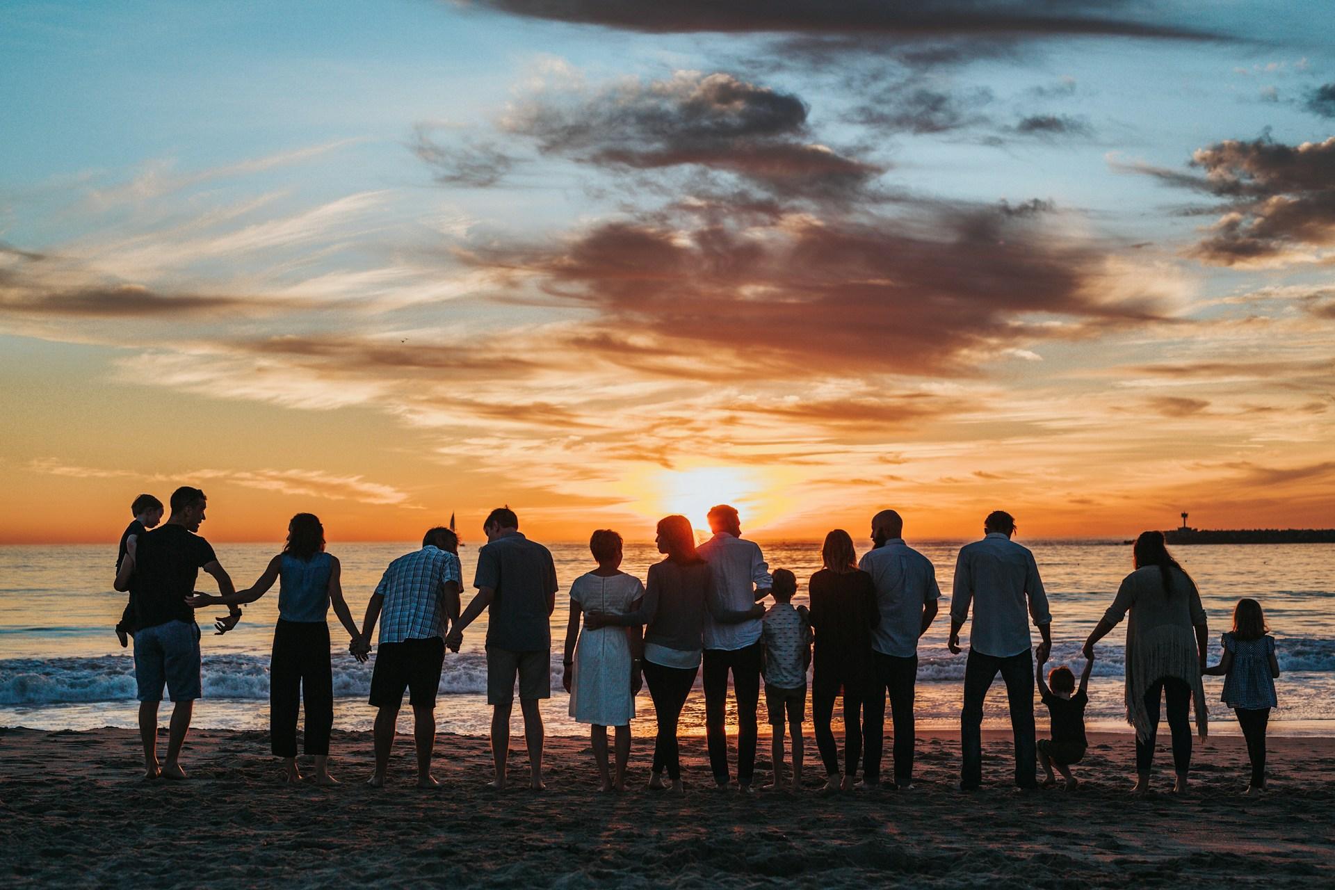 How to Plan the Ultimate Family Vacation - background banner